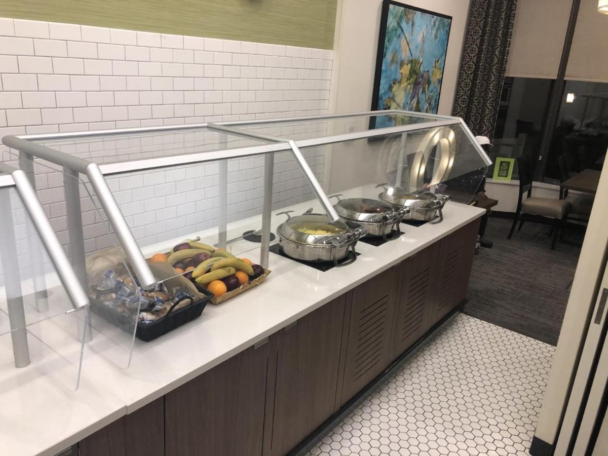 Holiday Inn Greensboro Coliseum By Ihg Екстериор снимка