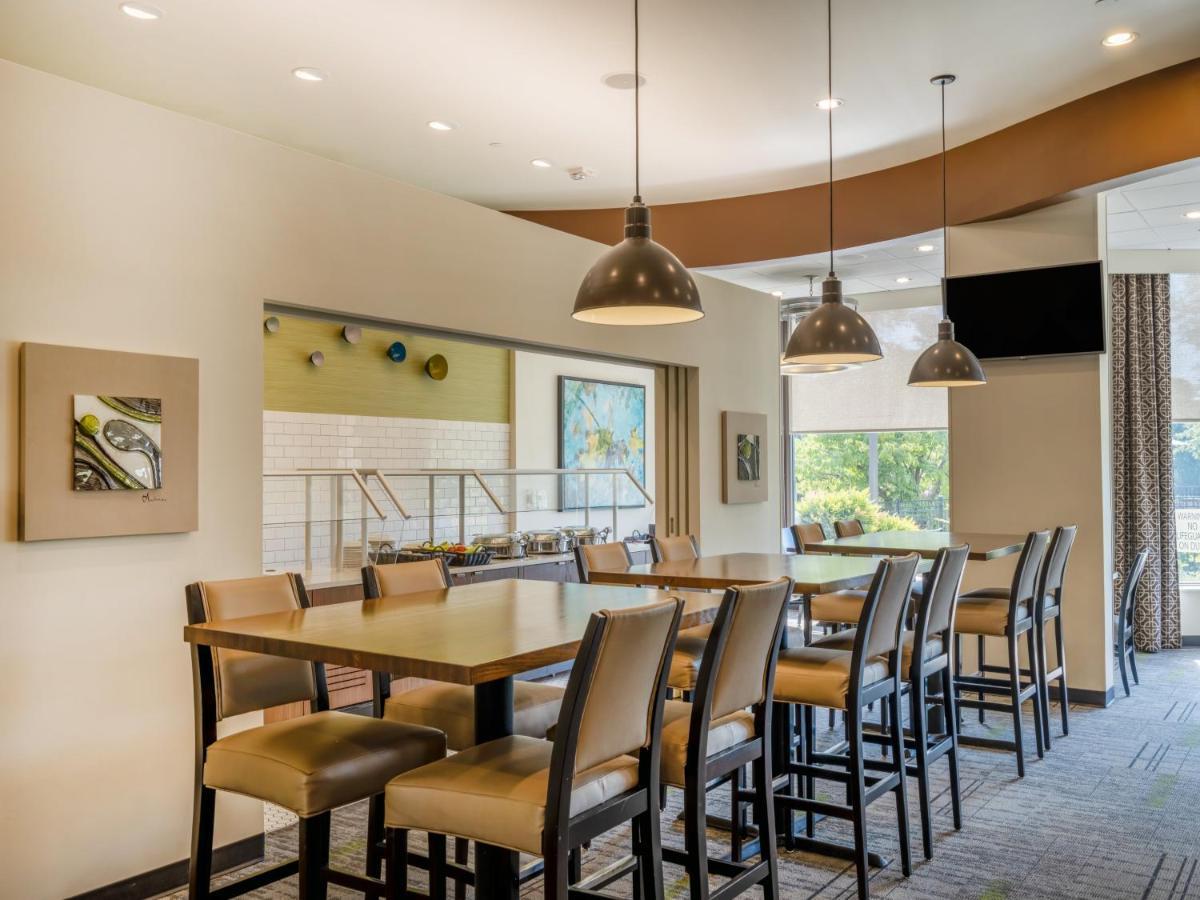 Holiday Inn Greensboro Coliseum By Ihg Екстериор снимка