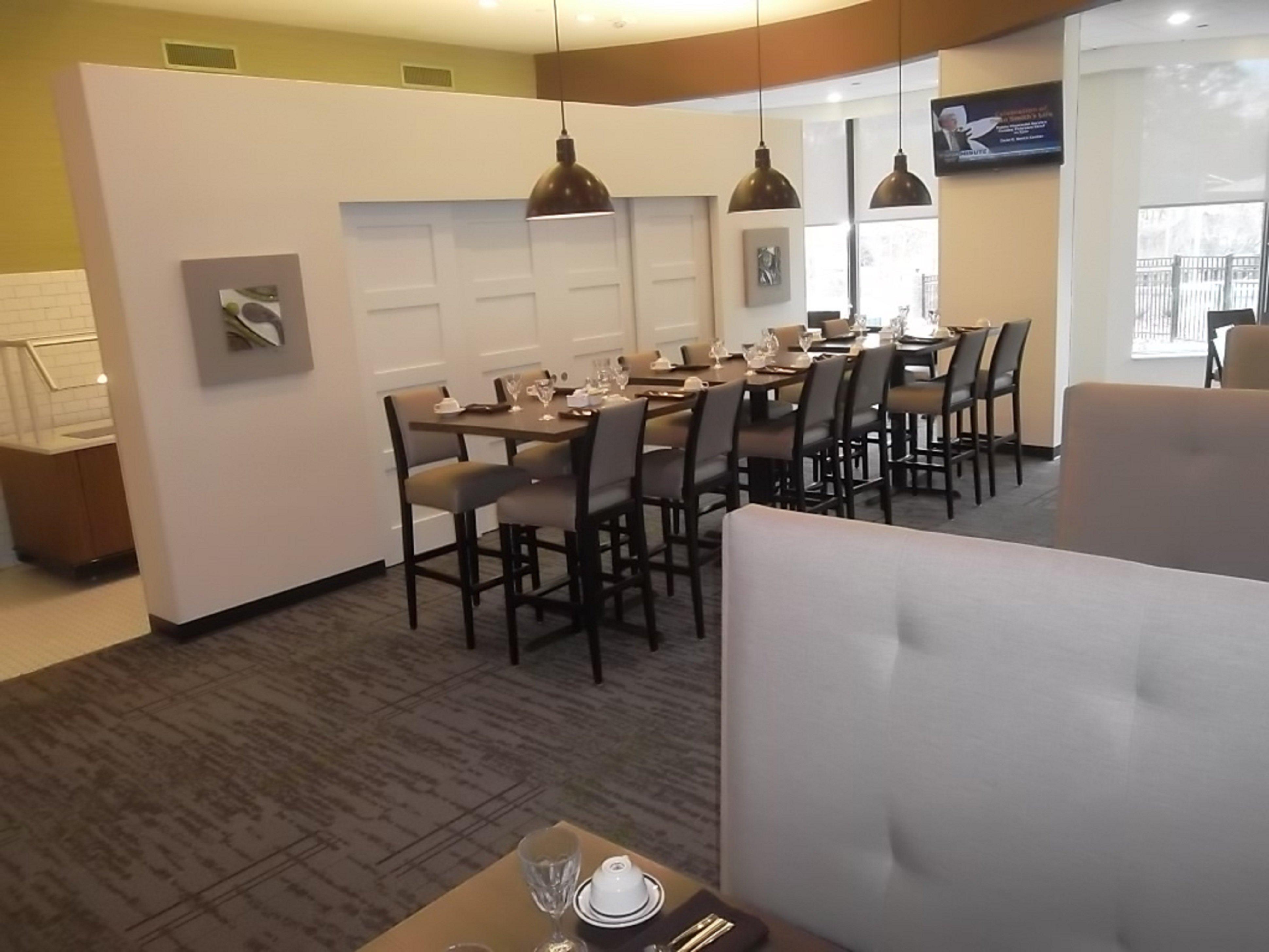 Holiday Inn Greensboro Coliseum By Ihg Екстериор снимка