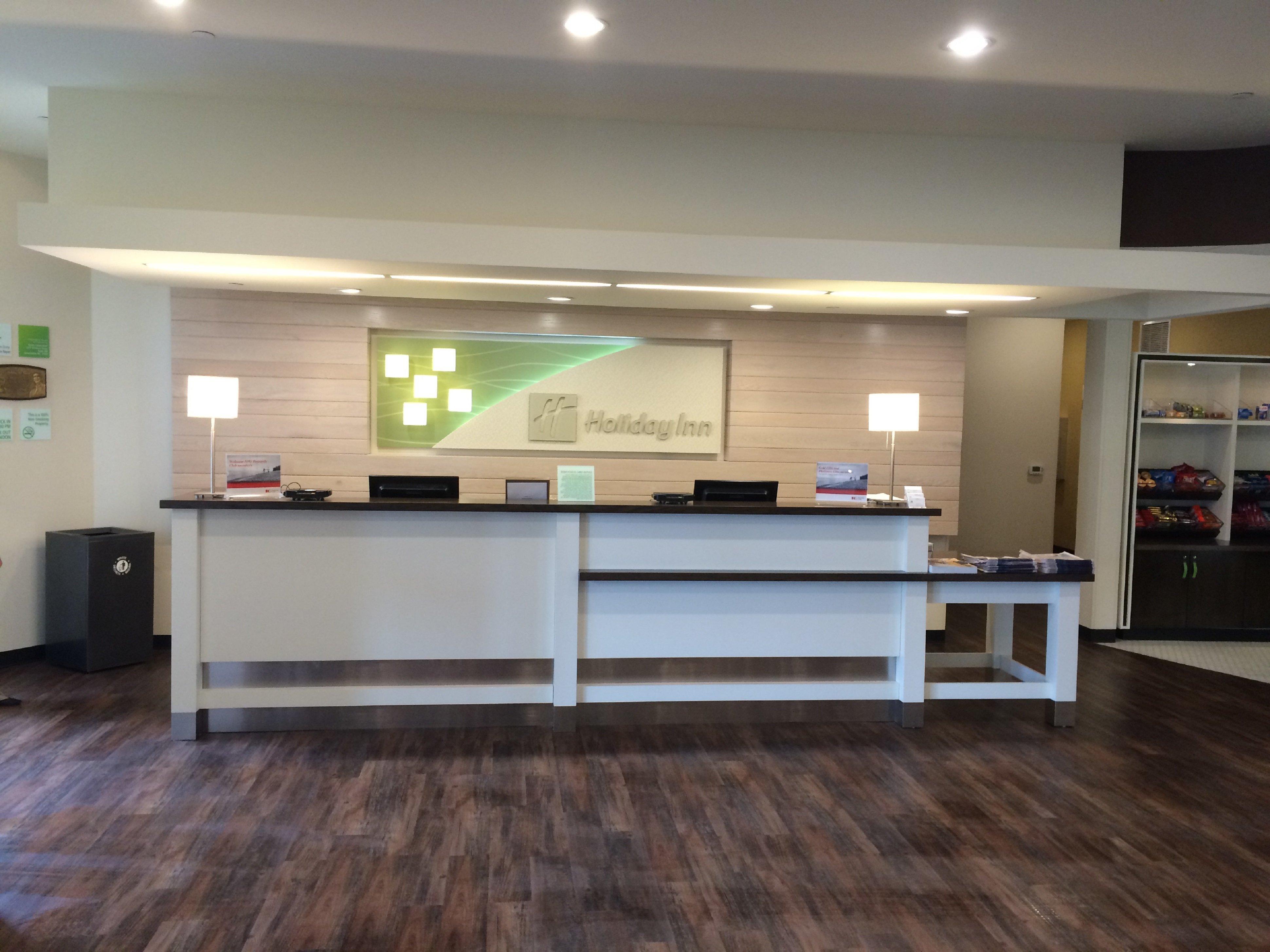 Holiday Inn Greensboro Coliseum By Ihg Екстериор снимка