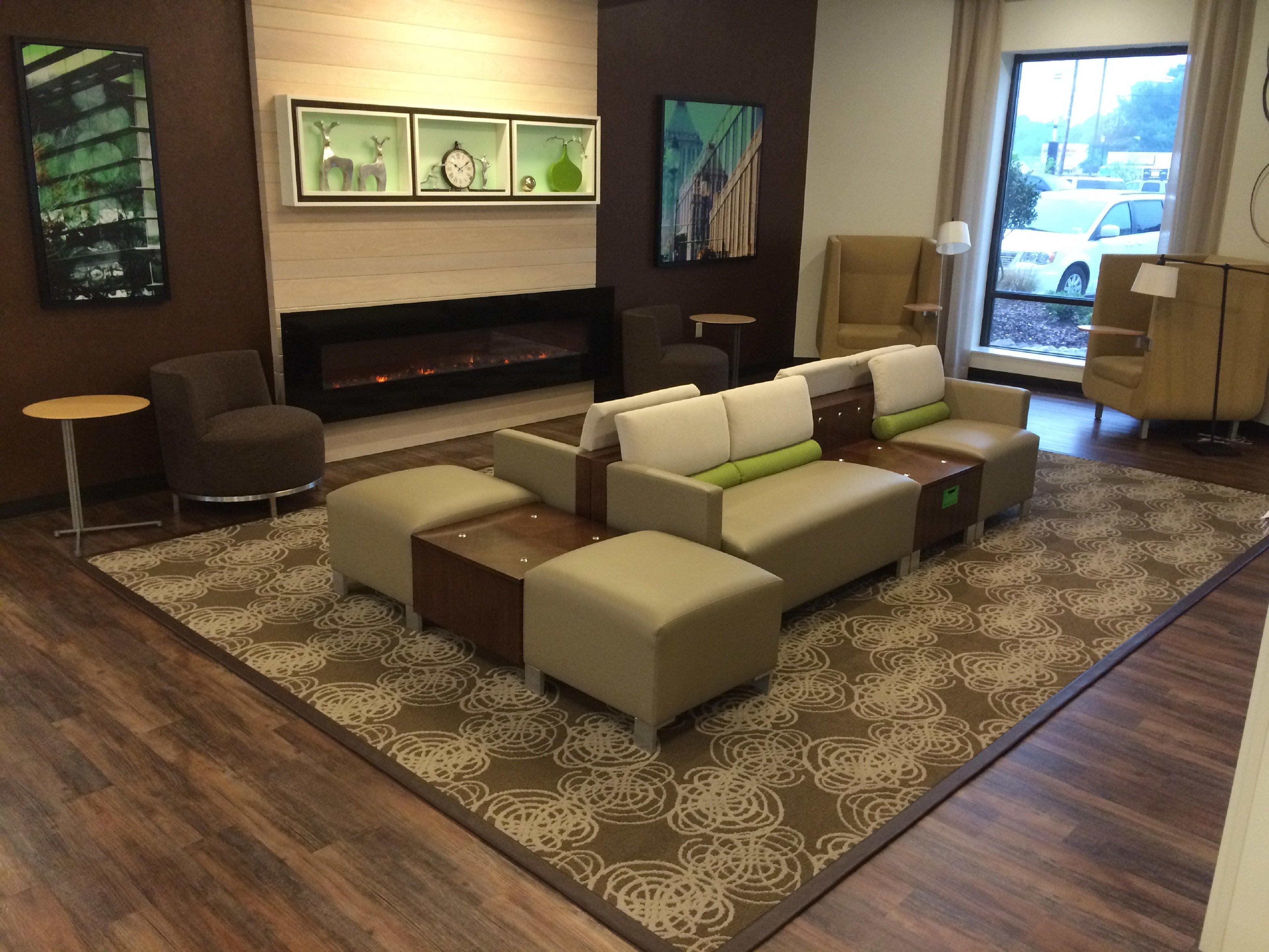 Holiday Inn Greensboro Coliseum By Ihg Екстериор снимка