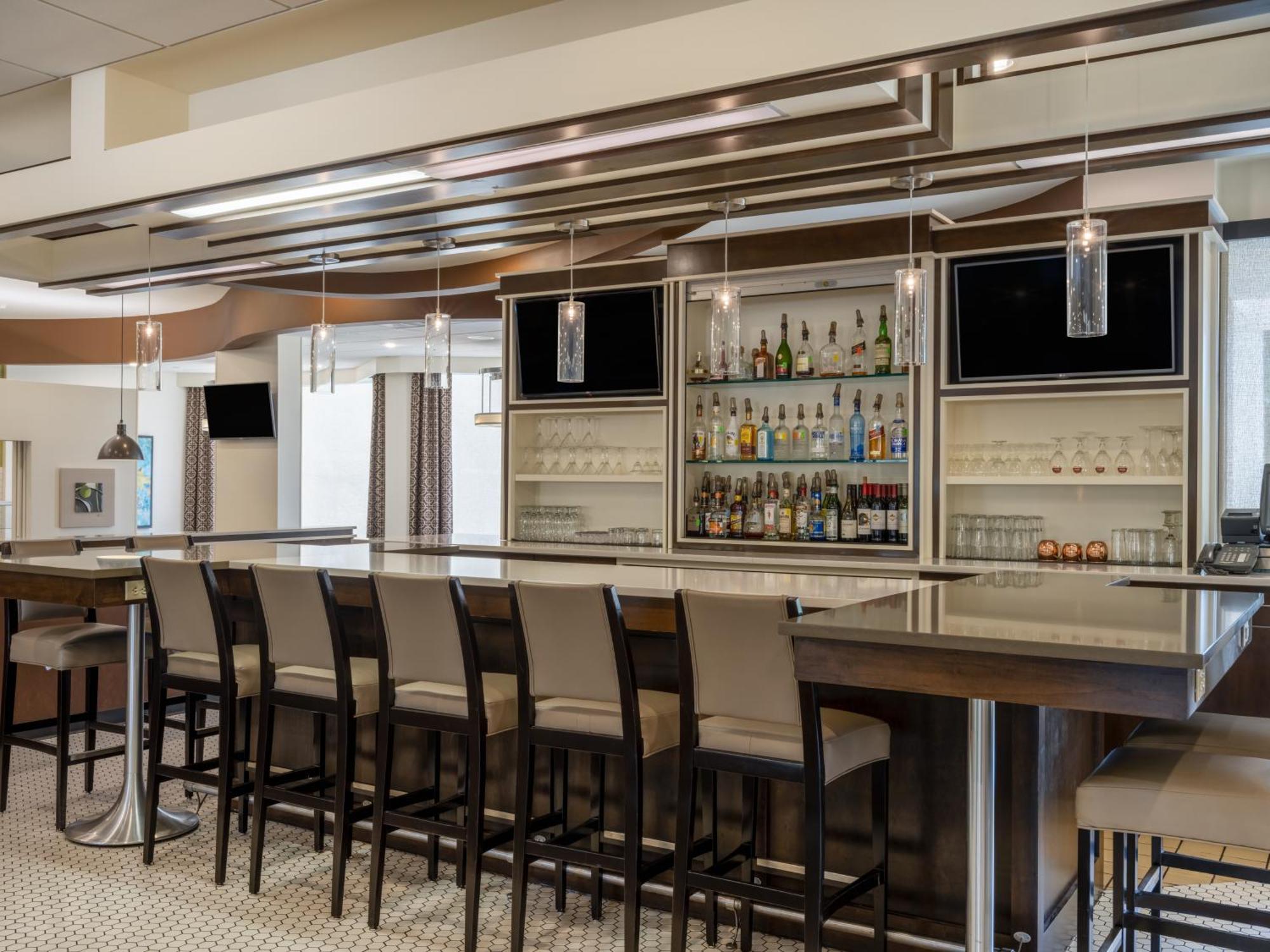 Holiday Inn Greensboro Coliseum By Ihg Екстериор снимка