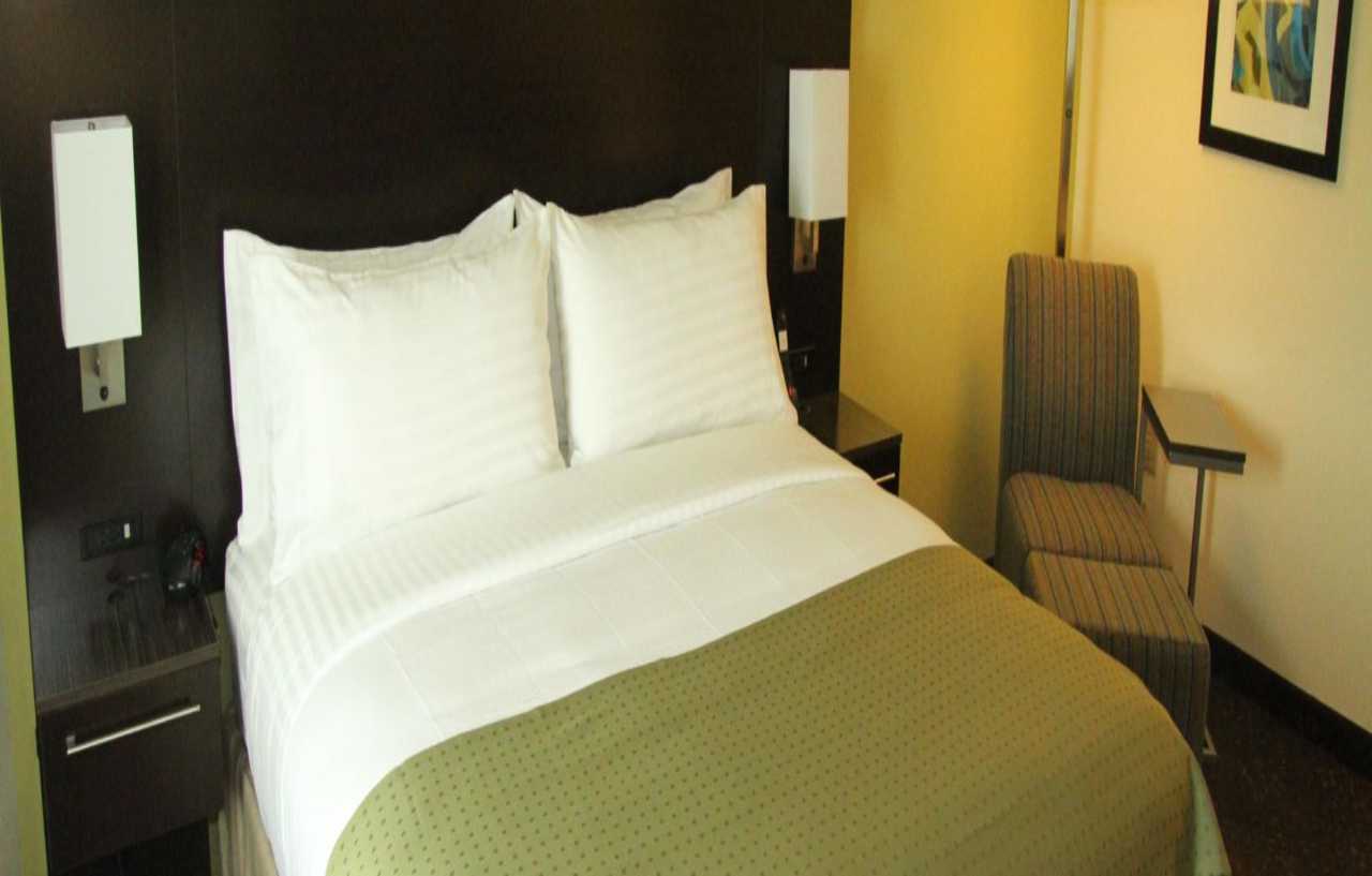 Holiday Inn Greensboro Coliseum By Ihg Екстериор снимка
